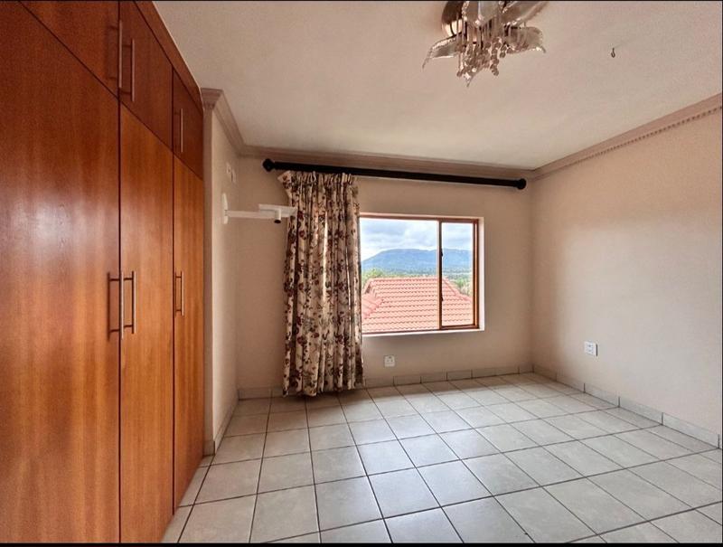 6 Bedroom Property for Sale in Birdwood Estate North West